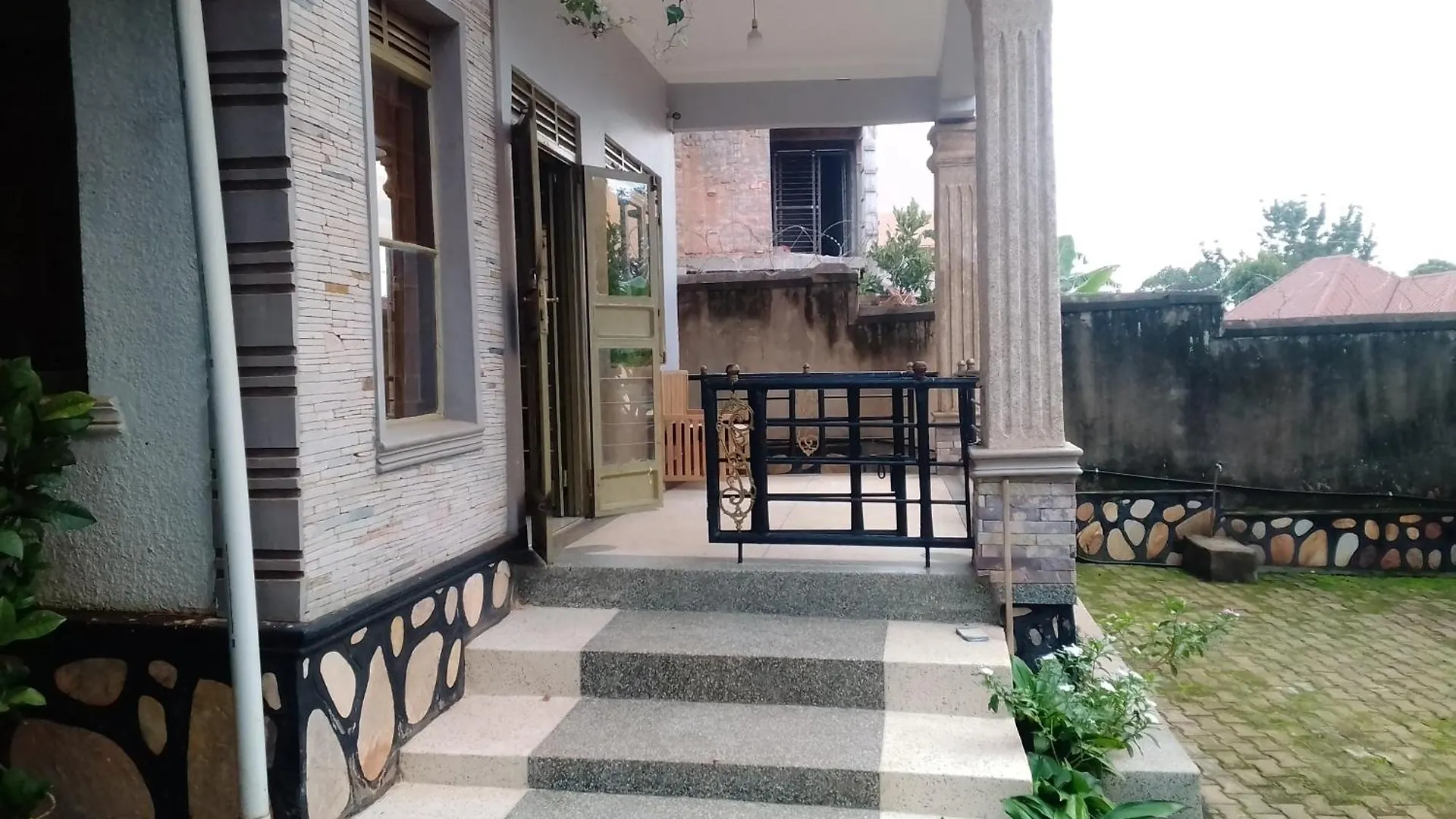 Aidah Bed And Breakfast Seguku Katale Kampala Apartament
